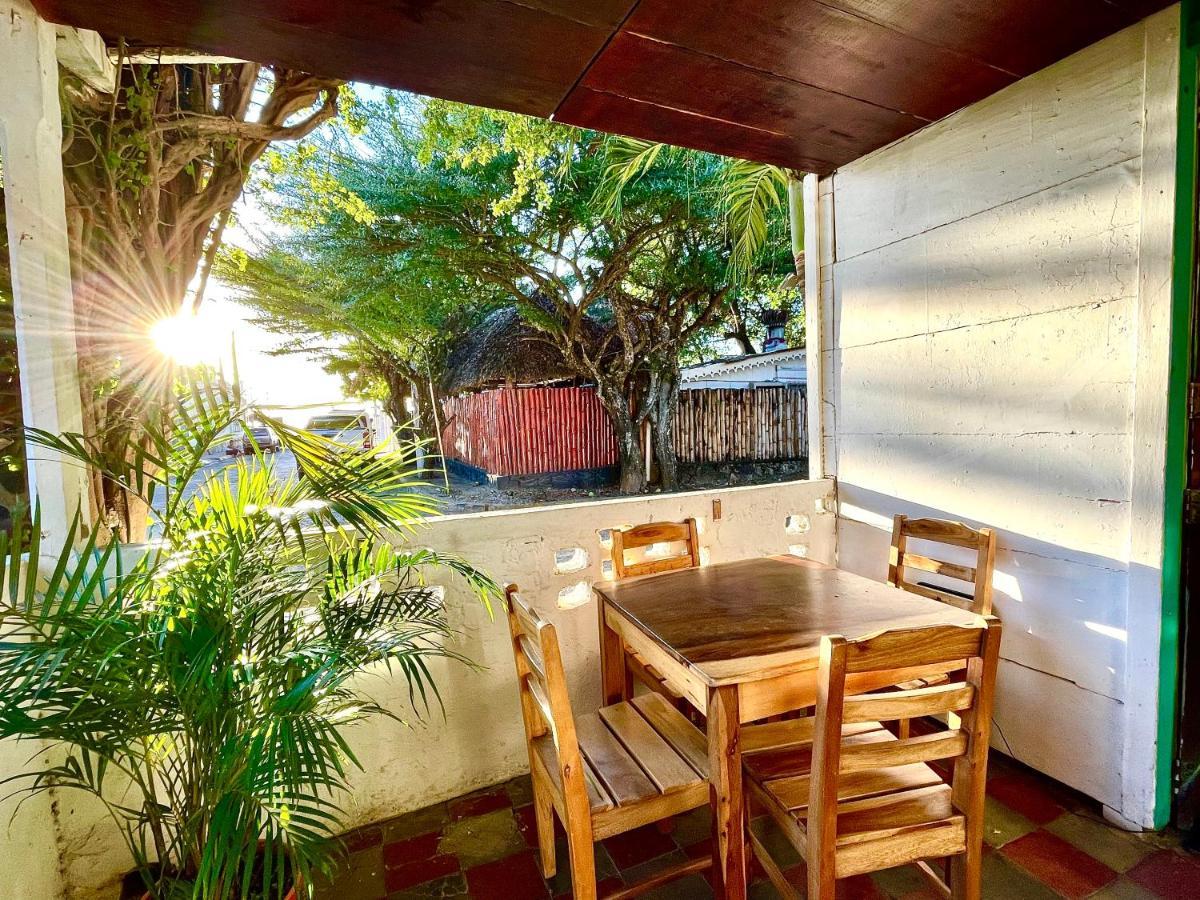 Mango Cafe And Hostel San Juan del Sur Ngoại thất bức ảnh